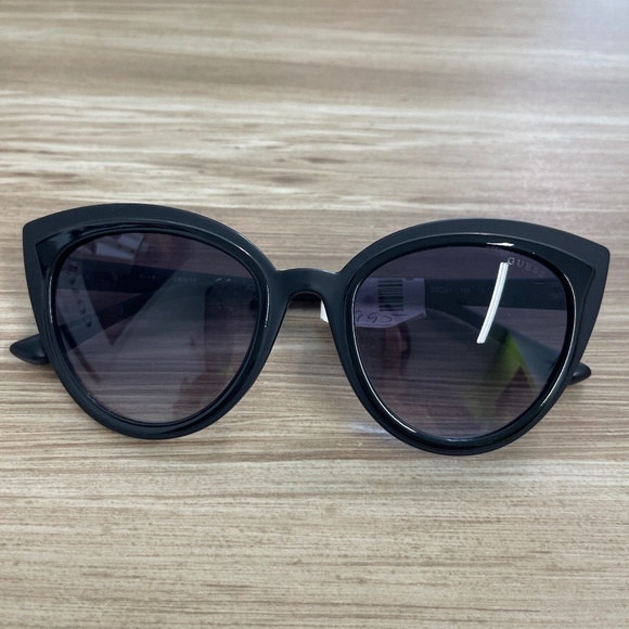 Guess sunglasses - Picture 1 of 2